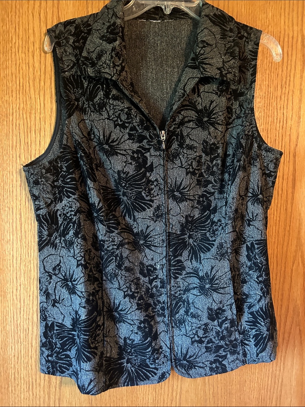 Women's Black Floral textured zip Front Vest